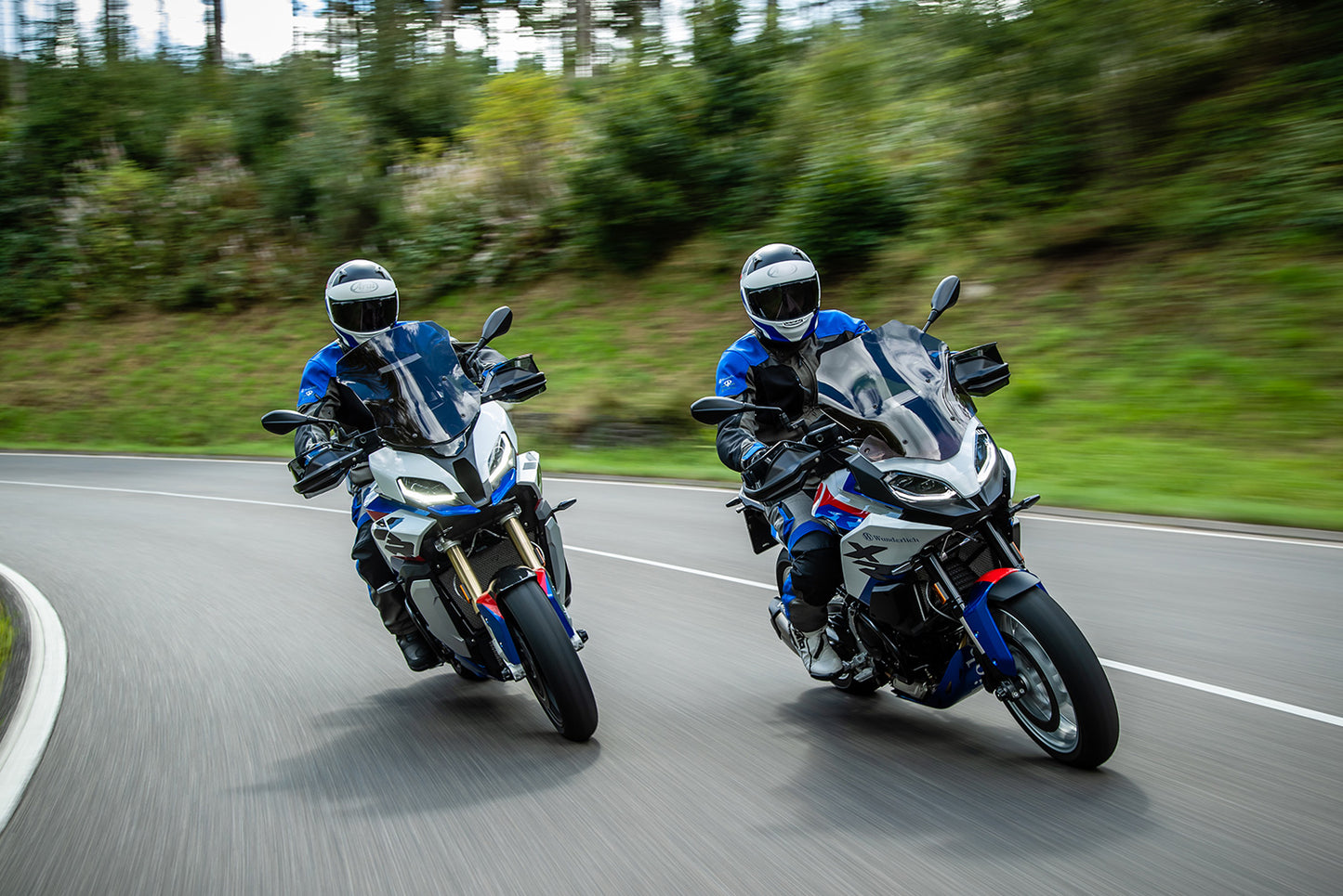 BMWS 1000 XR Ergonomics - Side Stand Enlargement