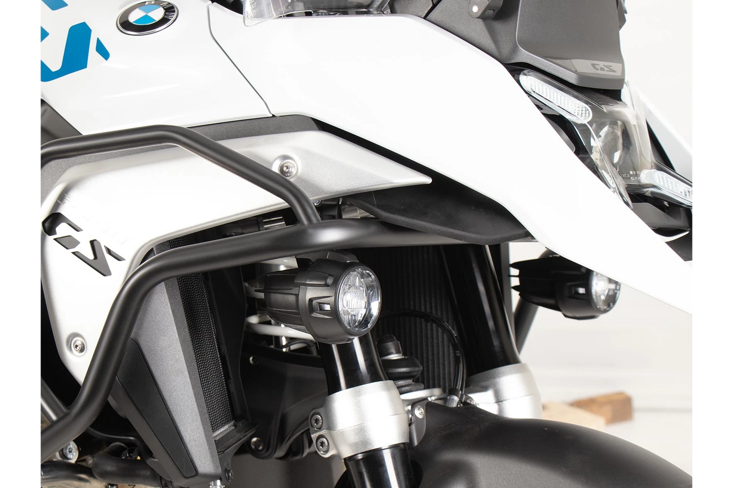BMW R 1300 GS Ergonomics - OEM Light Mount