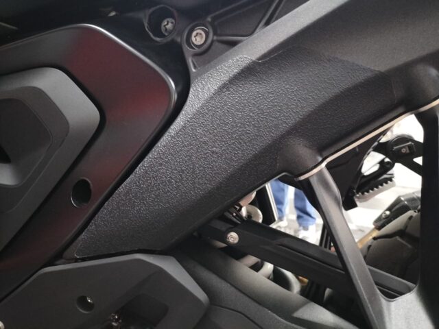 BMW R1300GS Ergonomics - Frame Protector