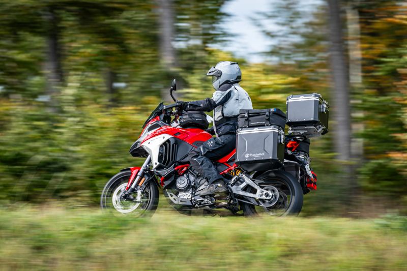 DUCATI Multistrada V4 Ergonomics -"Active Comfort" (Heating) Passenger Seat