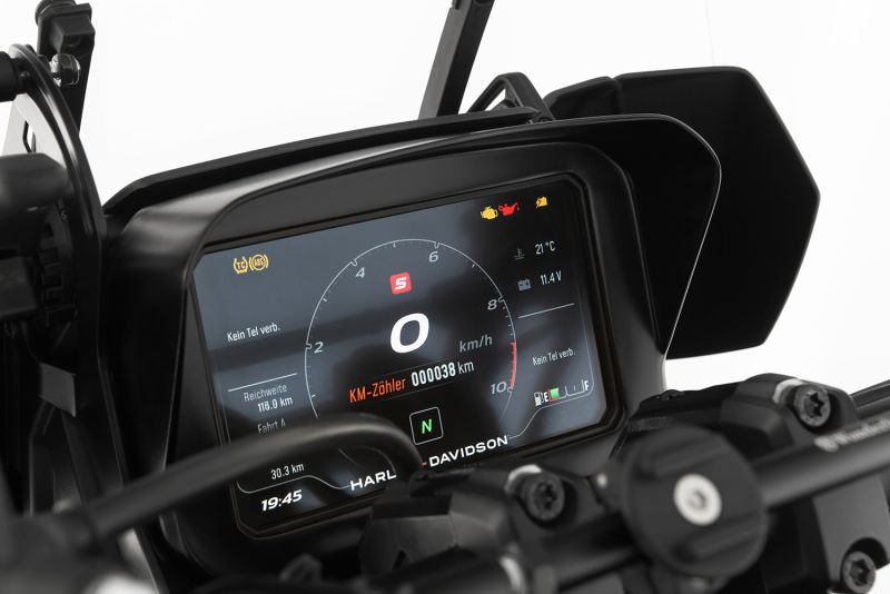 Glare Shield Ergonomics – TFT 6.8” Cockpit