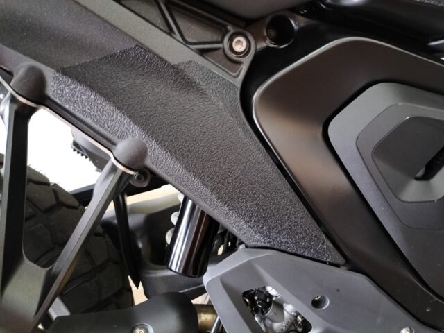 BMW R1300GS Ergonomics - Frame Protector