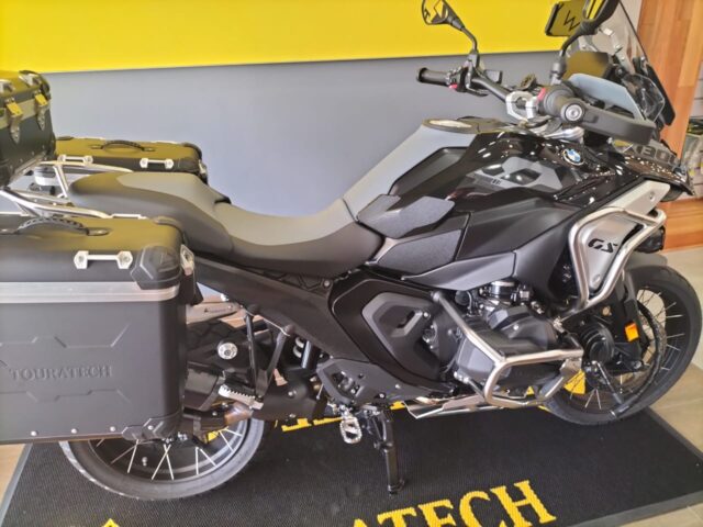 BMW R1300GS Ergonomics - Frame Protector