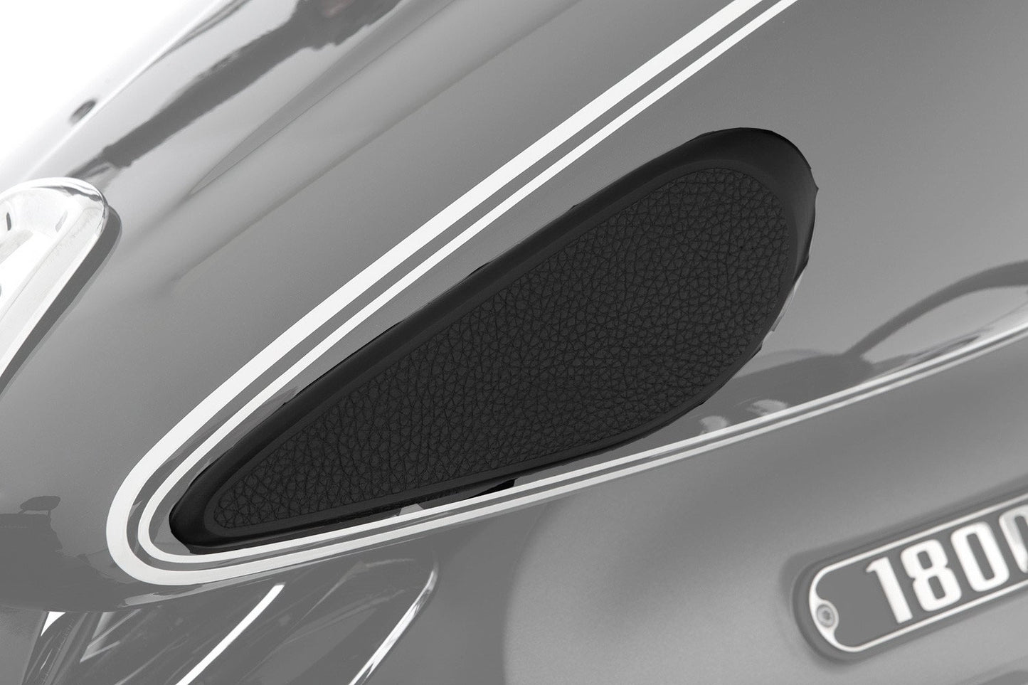BMW R18 Ergonomics - Tank Pads