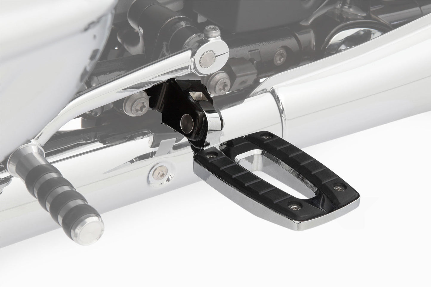 BMW R18 Ergonomics - Footpegs