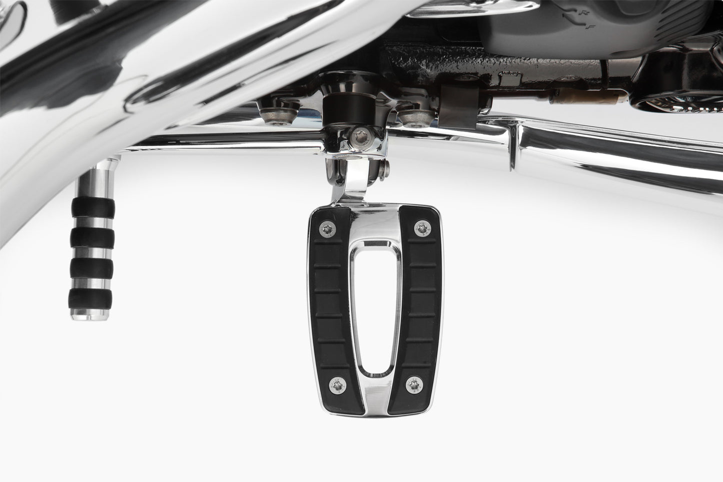 BMW R18 Ergonomics - Footpegs