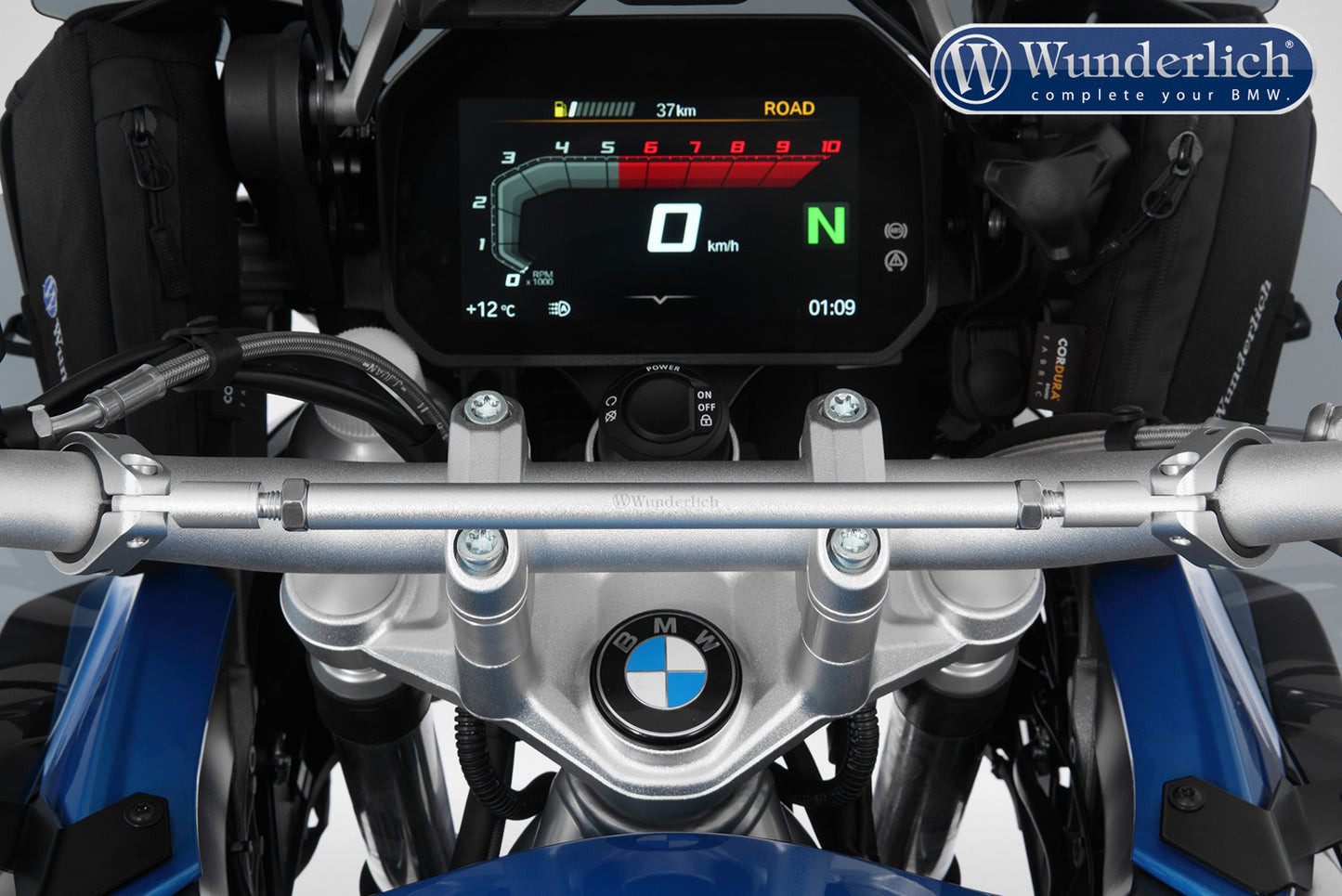 BMW G 310 R Ergonomics - Handlebar Cross-Strut.