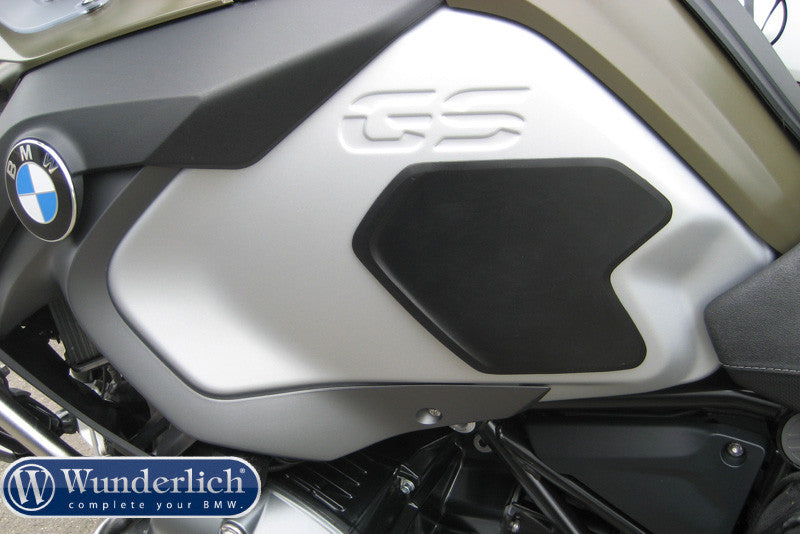 BMW R1200GSA Ergonomics - Tank Pads.