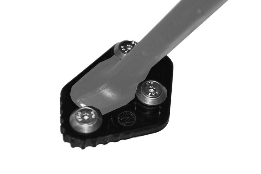 BMW S1000R Ergonomics - Side Stand Enlarger.