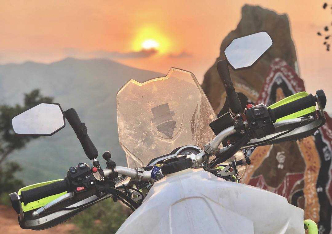 Adventure Mirror :- Double take Adventure Mirror (Set).