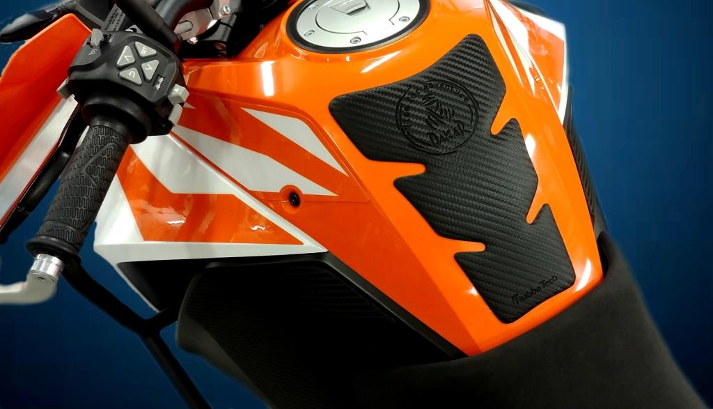 Tank Pad Universal UT5 (Dakar Visa)