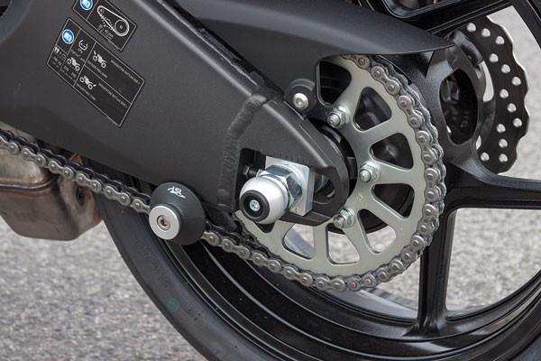 Suzuki Hayabusa Protection - Axle Sliders