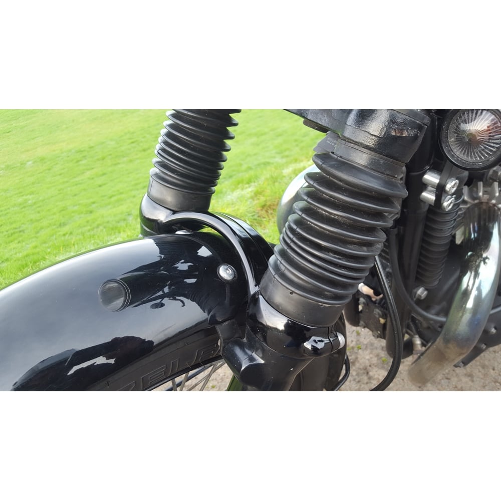 Triumph Bonneville T100 / T120 Ergonomics - Billet for Fork Brace.