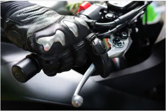 How to properly brake on motorcycles