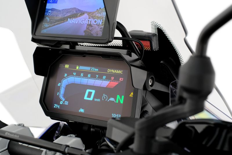 BMW R 1300 GS Adventure Ergonomics - TFT Display Anti-Theft Protection.