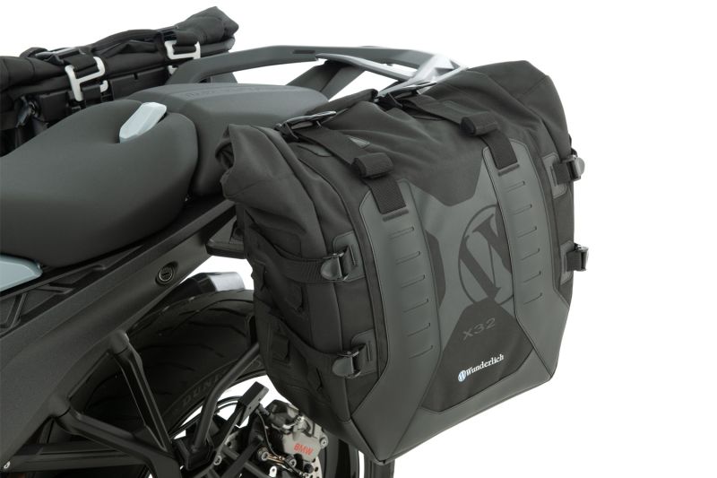 BMW  R 1300 R Luggage - X-BAG X32 with BMW luggage mount Set