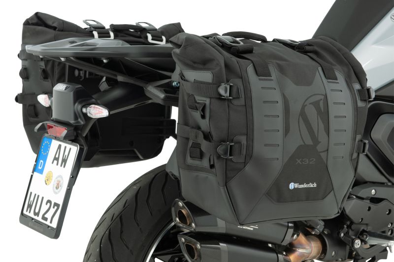 BMW  R 1300 R Luggage - X-BAG X32 with BMW luggage mount Set