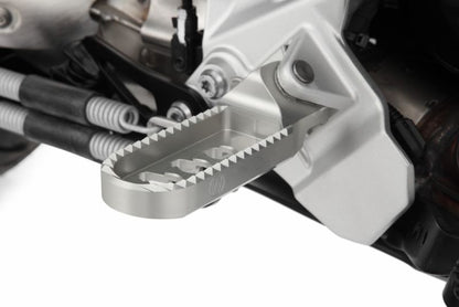 BMW R 1300 R Ergonomics - Lowering footrests ERGO-COMFORT