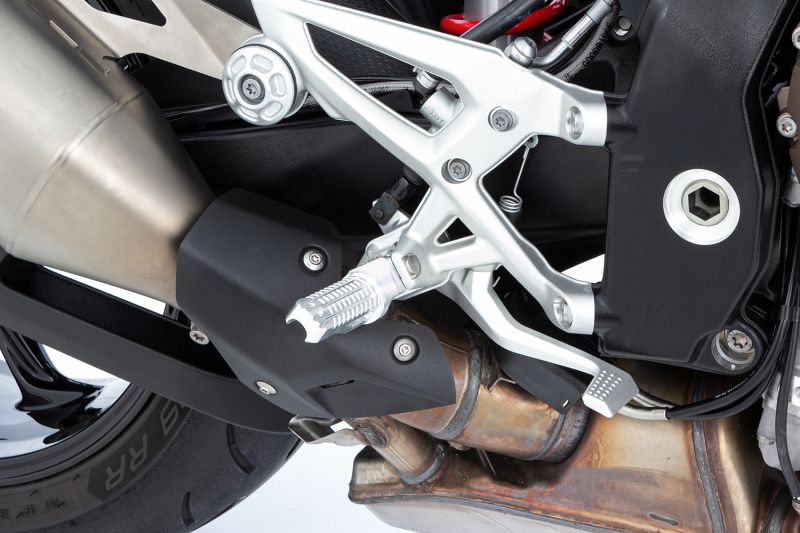 BMW M 1000 R Ergonomics - Lowering footrests ERGO-COMFORT
