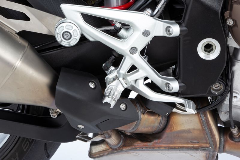 BMW M 1000 R Ergonomics - Lowering footrests ERGO-COMFORT