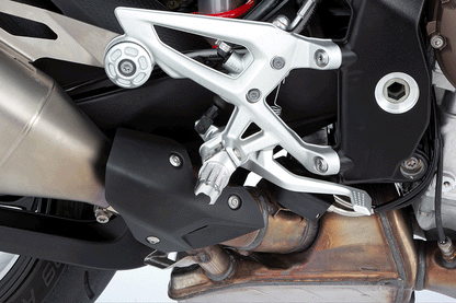 BMW M 1000 R Ergonomics - Lowering footrests ERGO-COMFORT