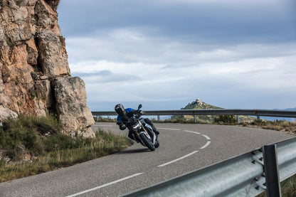 BMW M 1000 R Ergonomics - Lowering footrests ERGO-COMFORT