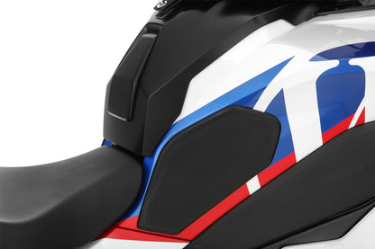 BMW S 1000 XR Ergonomics - Tank Pad