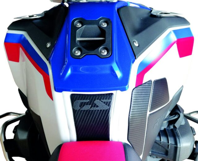 BMW R1300GS Adventure Ergonomics - Tank and Knee Pads