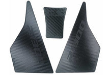 BMW R1300GS Adventure Ergonomics - Tank and Knee Pads