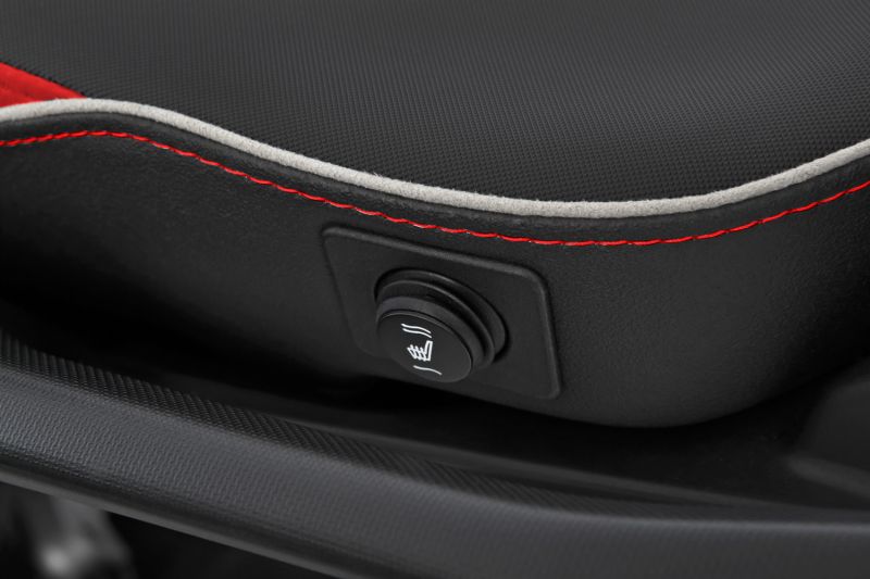 DUCATI Multistrada V4 Ergonomics -"Active Comfort" (Heating) Passenger Seat