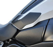 BMW R1300GS Ergonomics - Top Side Panel (Carbon)