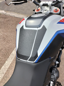 BMW F900GS Ergonomics - Tank Pad
