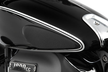 BMW R18 Ergonomics - Tank Pads