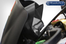 BMW K1600 All  Ergonomics - Cockpit Glare Protection.
