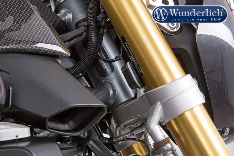 BMW R1200R Ergonomics - Steering Stopper.