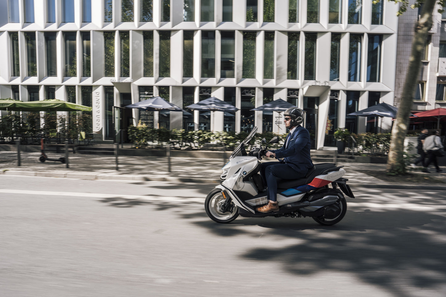 BMW C 400 X Ergonomics - Throttle Lock