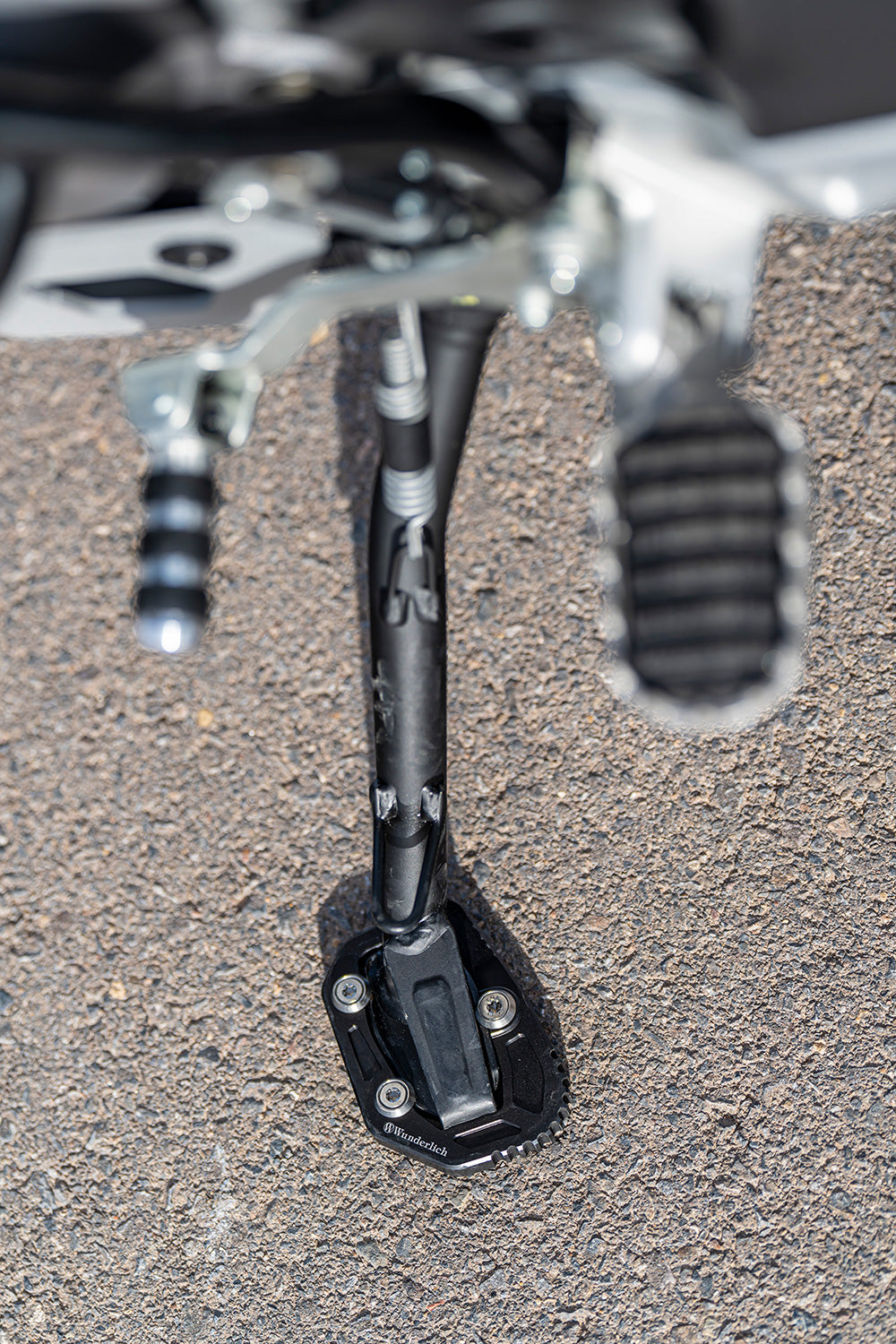 Ducati Desert X Ergonomics - Side Stand Enlargement