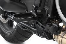 HD PAN America Ergonomics - Lowering footrests