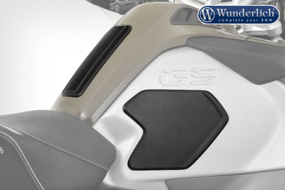 BMW R1200GSA Ergonomics - Tank Pads.