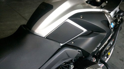 BMW K 1300 S Ergonomics - Knee Pad.