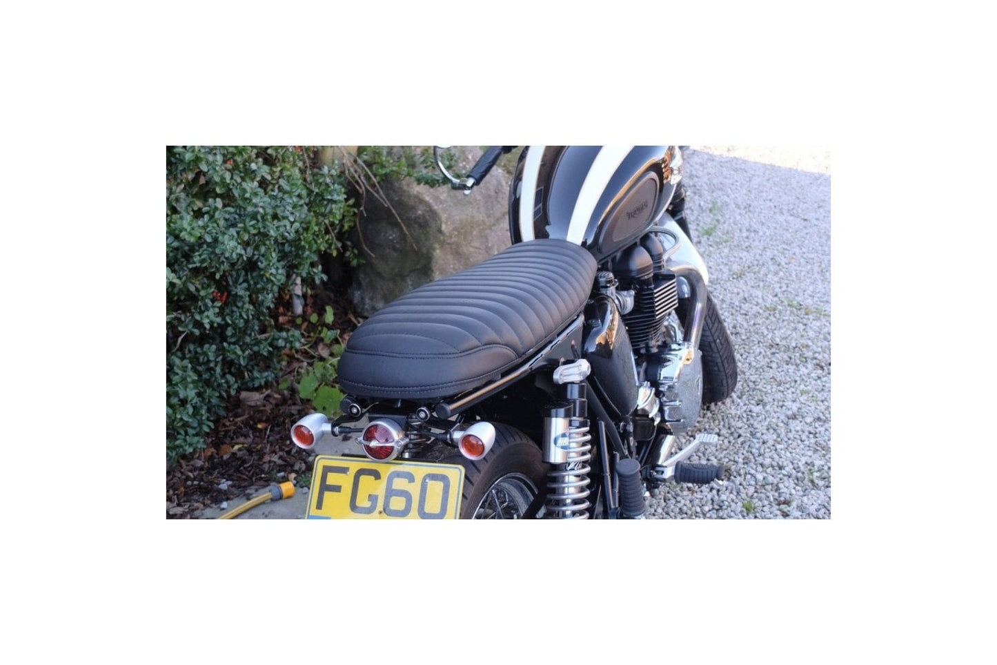 Triumph Bonville Seat- Skinny Black (The Krait)