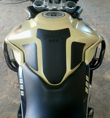 Triumph Tiger 800 Ergonomics - Knee Pad.